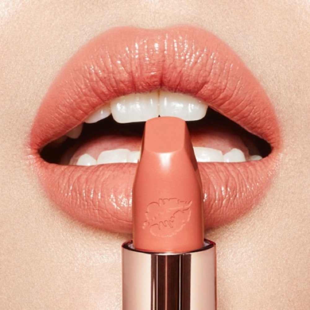 NEW Charlotte Tilbury Hot Lips 2 Lipstick in Angel Alessandra - Picture 3 of 7